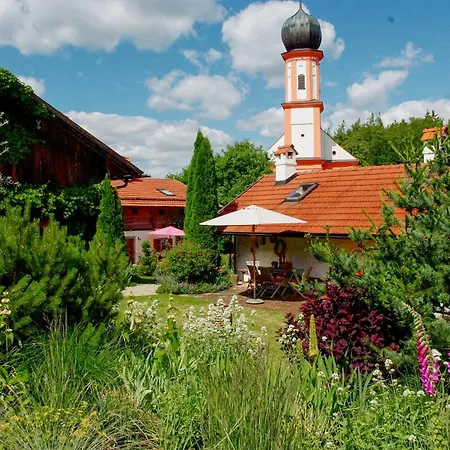 Romantic Garden Retreat In Nature Falkenfels