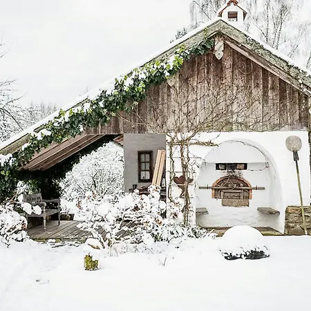 Romantic Garden Retreat In Nature Falkenfels